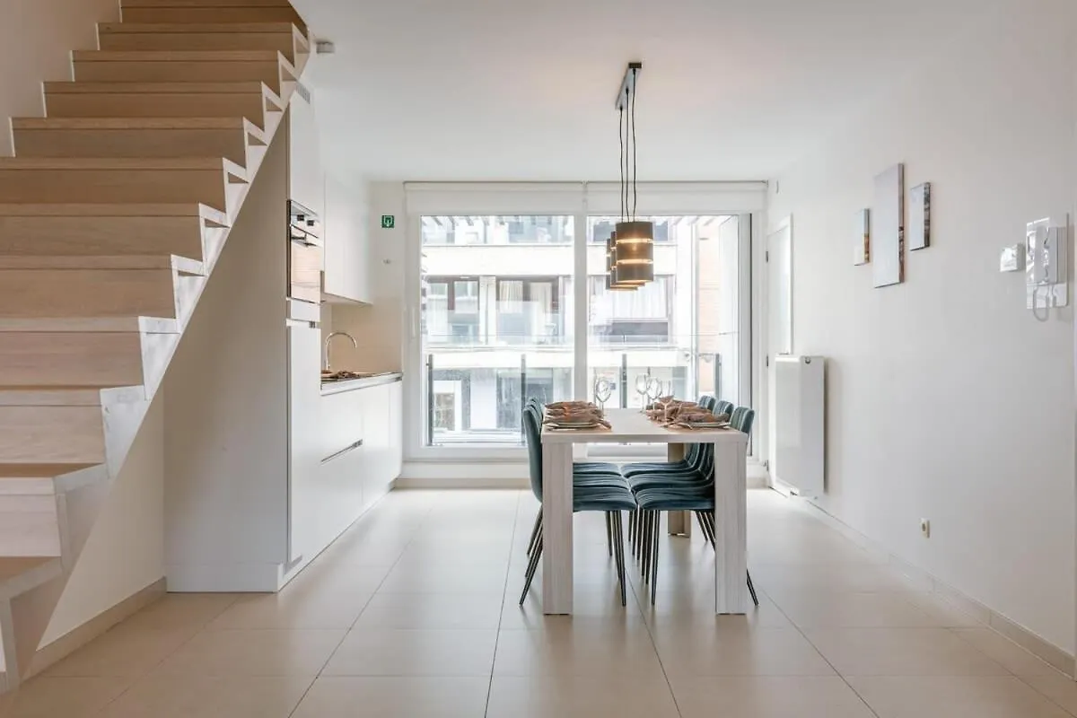 Huswell - Bright Duplexapartment Ostend 0*,  Belgium
