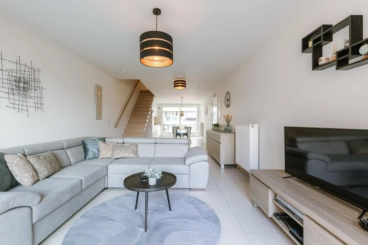 Apartment Huswell - Bright Duplexapartment Ostend Belgium